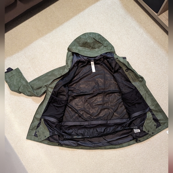Brand New with tags- Ski/Snowboard jacket: men's small - Picture 8 of 8